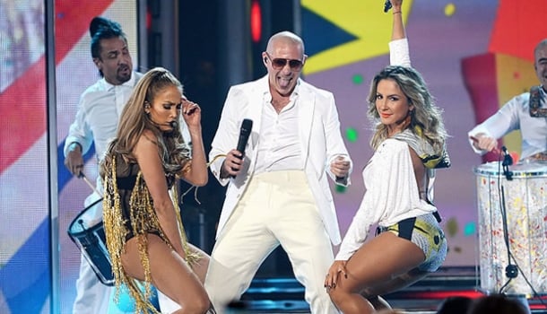 Trio da vergonha alheia: música oficial da copa com Cláudia Leitte, Pitbull e Jennifer Lopez