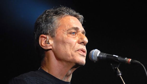 Método Chico Buarque de Hollanda para conquistar um grande amor ou o Prêmio Camões de Literatura