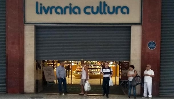 Quem não sofre com o fechamento de uma livraria não gosta de livros