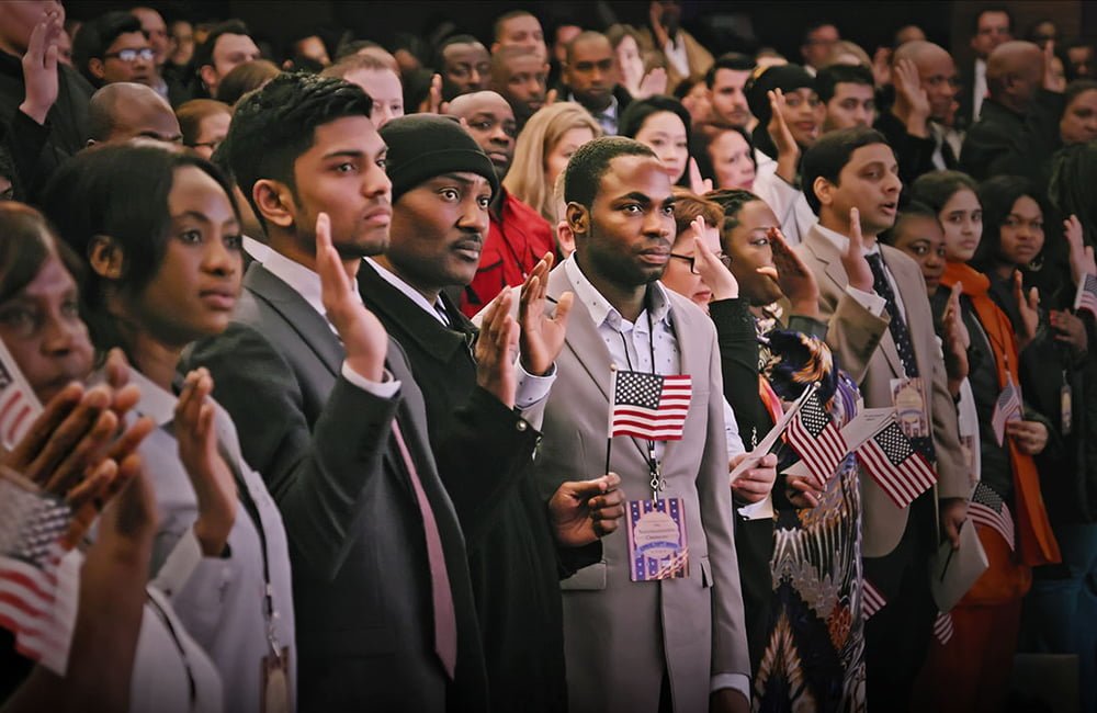 E Pluribus Unum: O Sonho Americano (2018), John Hoffman e Nanfu Wang