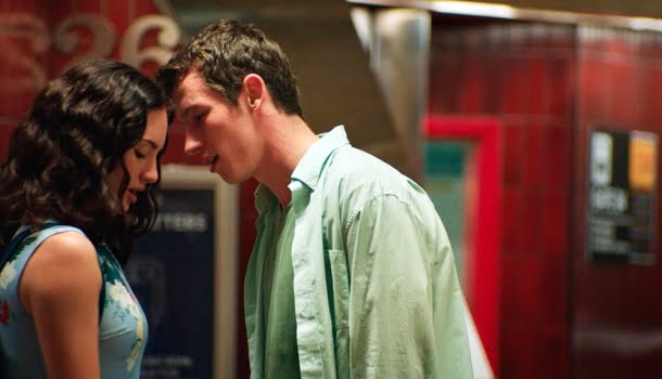 O romance fofo e encantador escondido na Netflix que é um remédio para dias ruins