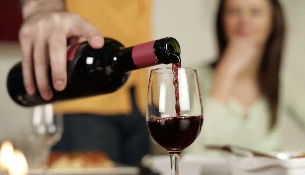 20 hábitos que todo bom bebedor de vinho desenvolve com o passar do tempo (ou dos vinhos)