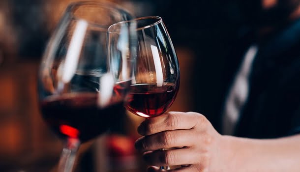 O milagre do vinho: estudo confirma que vinho tinto ajuda a emagrecer e combate a depressão