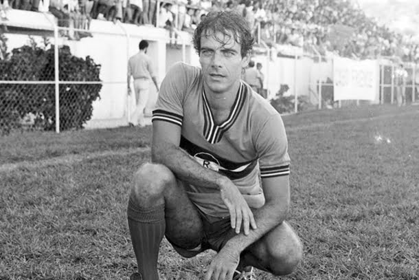 Vereda Tropical (1984 — 1985), Carlos Lombardi