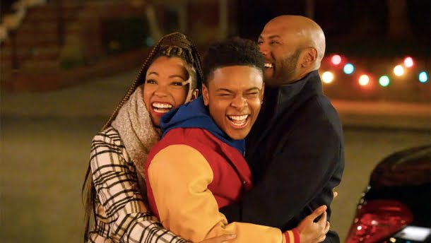 O Natal Está no Ar (2019), Leslie Small