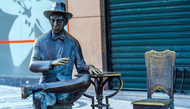 Série documental gratuita faz um passeio sonoro e virtual pela Lisboa de Fernando Pessoa