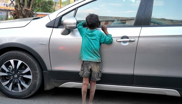 Tem mais miseráveis morando em mansões do que nas ruas