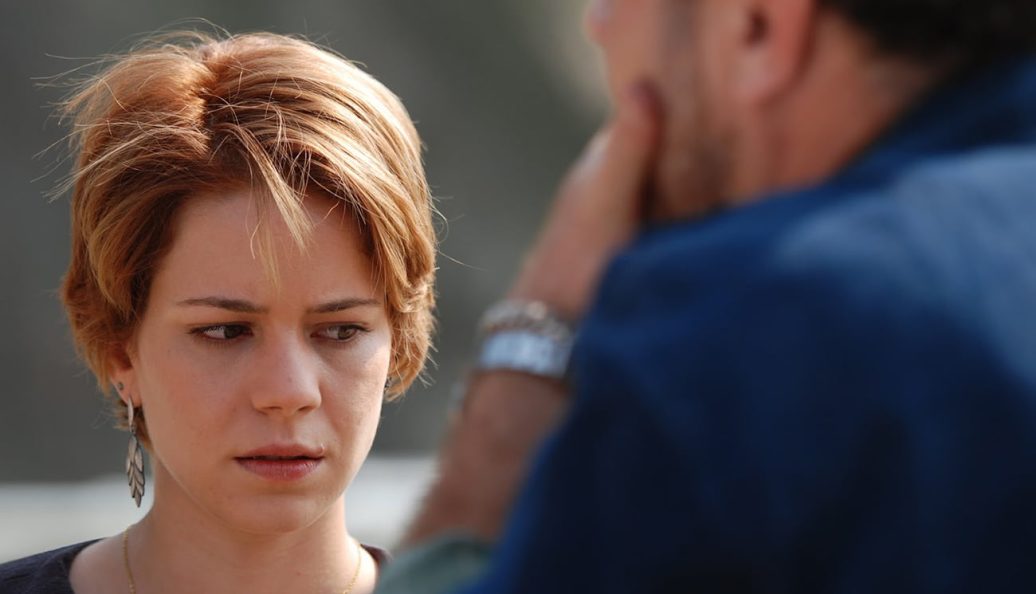 O Lobo Atrás da Porta