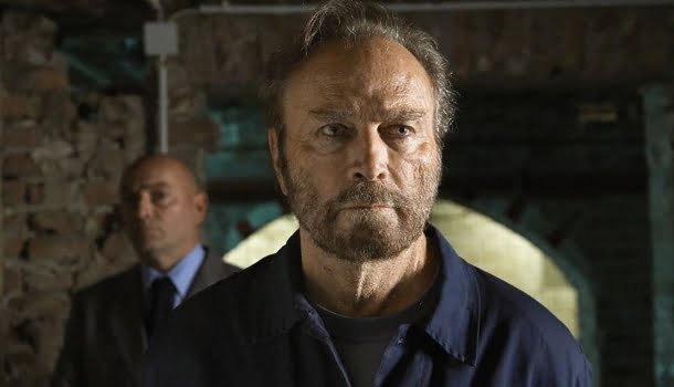 Drama jurídico inteligente, perturbador e cheio reviravoltas é uma pequena obra-prima na Netflix