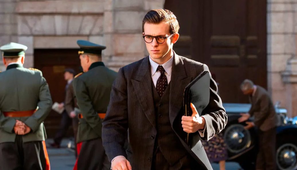 Munique: No Limite da Guerra (2021), Christian Schwochow