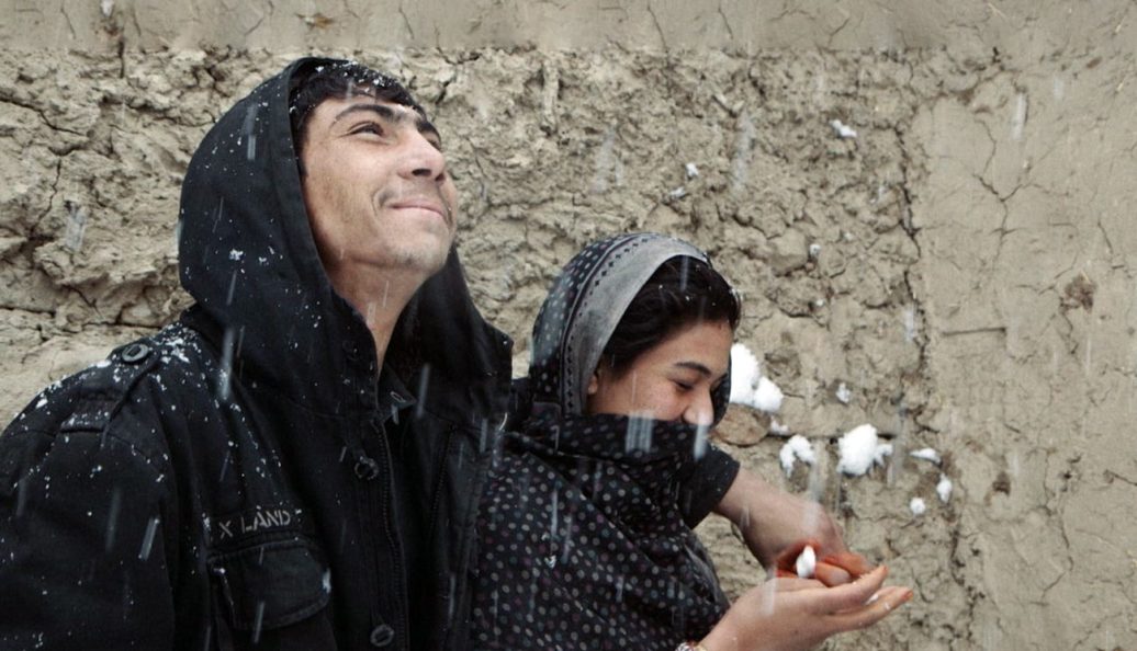 Três Canções Para Benazir (2021), Elizabeth Mirzaei e Gulistan Mirzaei