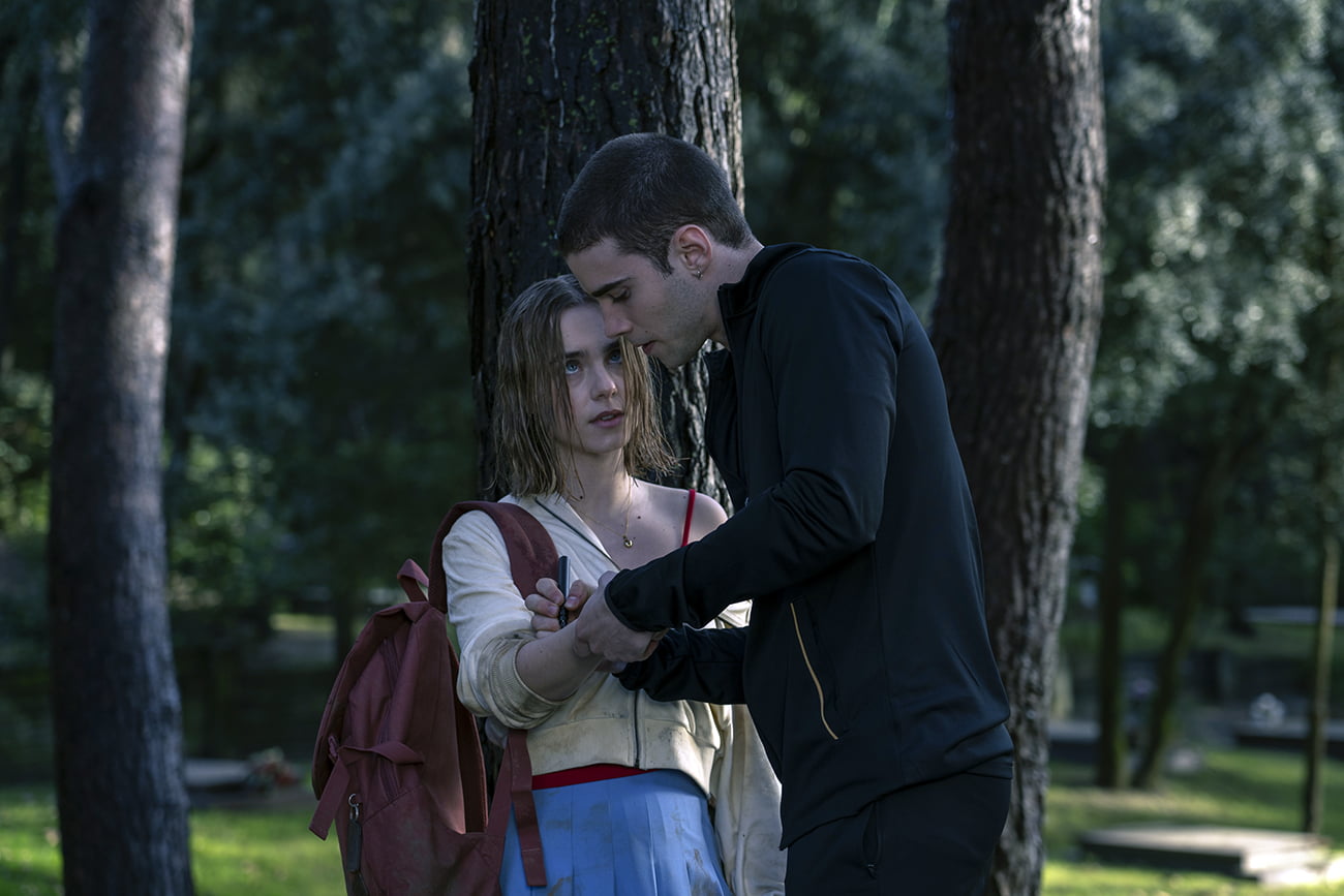 Através da Minha Janela, novo filme da Netflix, é espetáculo de constrangimentos ao tratar Através da Minha Janela, novo filme da Netflix, é espetáculo de constrangimentos ao tratar