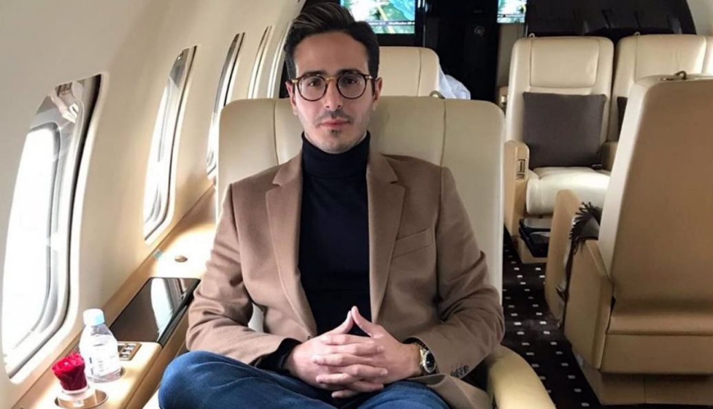 O Golpista do Tinder (2022), Felicity Morris