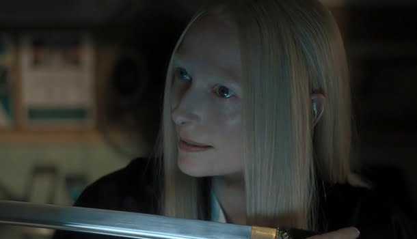 Excêntrico, filme de zumbi na Netflix é uma pequena joia que vai te fazer rir enquanto deixa algumas lições