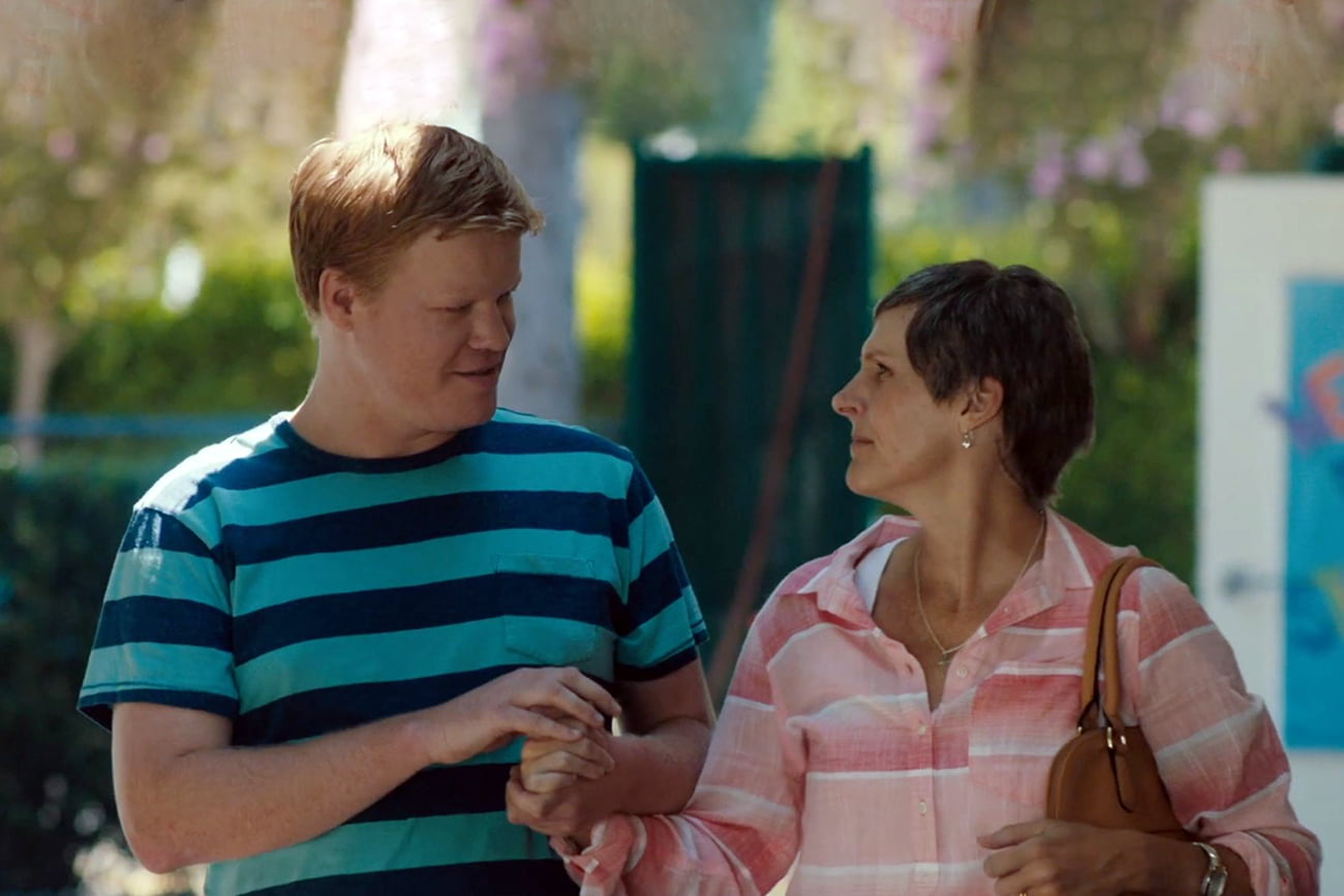 марий эл горномарийский район село пайгусово администрация фото. мужчина бежит за женщиной. женщина несет мужчину. эмоциональное сочувствие. другие люди видео.