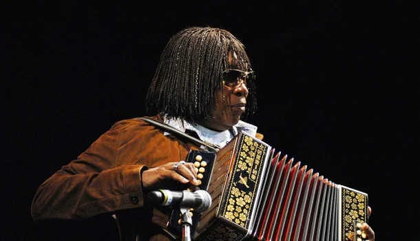 As 21 letras com os versos mais bonitos da música brasileira