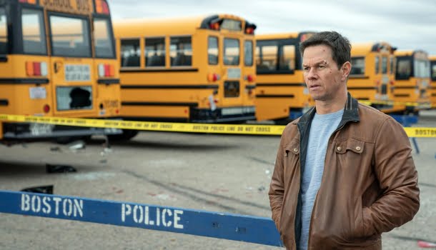 O thriller policial delirante da Netflix que vai te levar para dentro dele e te proporcionará 111 minutos de pura diversão