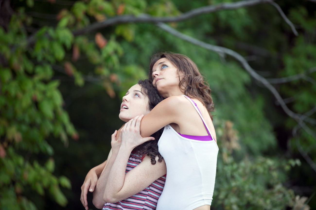 Filme com Katie Holmes, na Netflix, te fará acreditar em milagres e viver sem culpa - Revista Bula