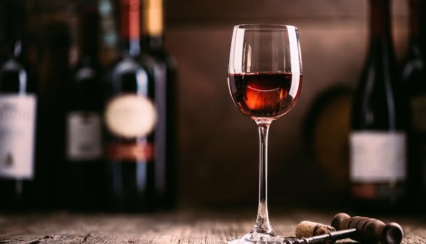 7 vinhos baratos e premiados para experimentar em 2023