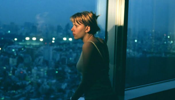 Se existe um romance obrigatório na história do cinema, é a obra-prima de Sofia Coppola — e ela acaba de chegar ao Prime Video