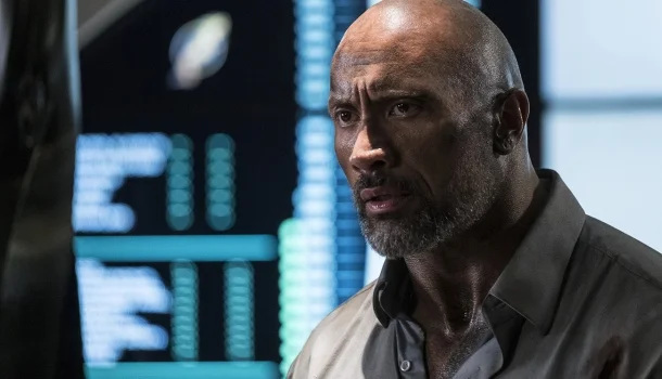 Filme com Dwayne 'The Rock' Johnson na Netflix é um dos mais assistidos no  Brasil na atualidade - Revista Bula