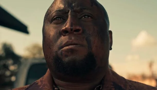 Um brinde à diversão: novo filme da Netflix vai te servir um prato cheio de ação salpicado de comédia Um brinde à diversão: novo filme da Netflix vai te servir um prato cheio de ação salpicado de comédia