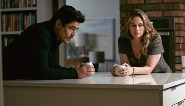 Você passou por ele e não assistiu: filme com Benicio Del Toro na Netflix que você vai querer assistir duas vezes