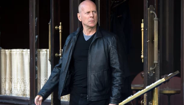 Bruce Willis retorna em sequência explosiva de sucesso de ação na Netflix