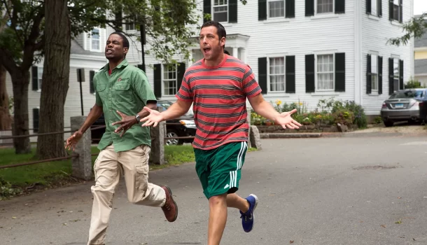 Desligue o cérebro e divirta-se: filme com Adam Sandler e Chris Rock na Netflix vai fazer você esquecer os perrengues da semana