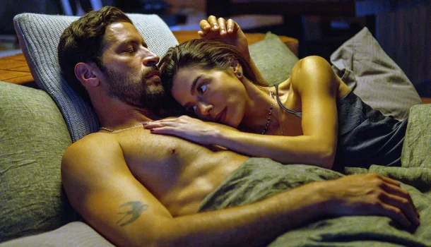 Novo romance com Giovanna Lancellotti, na Netflix, está deixando a crítica em polvorosa