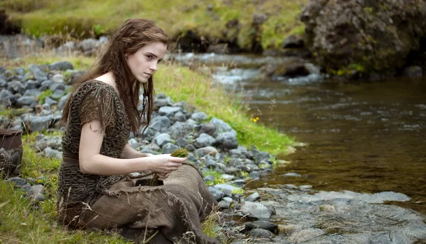 Emily Watson na Netflix, a história mais famosa da Bíblia é contada em um dos filmes mais caros da história do cinema