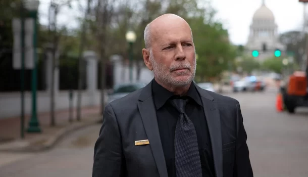 O adeus de Bruce Willis ao cinema chegou à Netflix e tornou-se um dos filmes mais assistidos no mundo atualmente