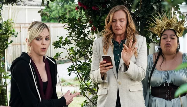 Com Toni Collette, filme no Prime Video é remédio contra tristeza, tédio e mau humor