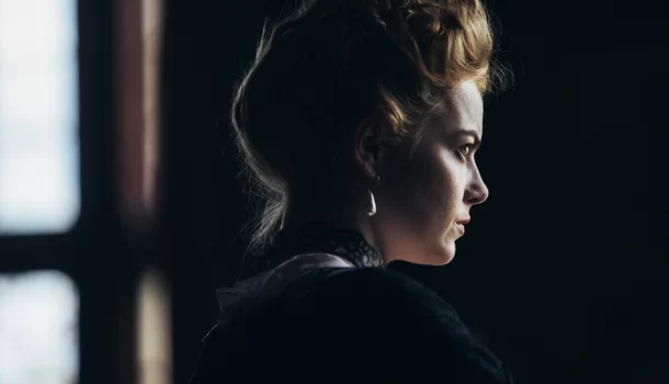 Épico ganhador do Oscar, na Netflix, tem uma das atuações mais geniais de Emma Stone
