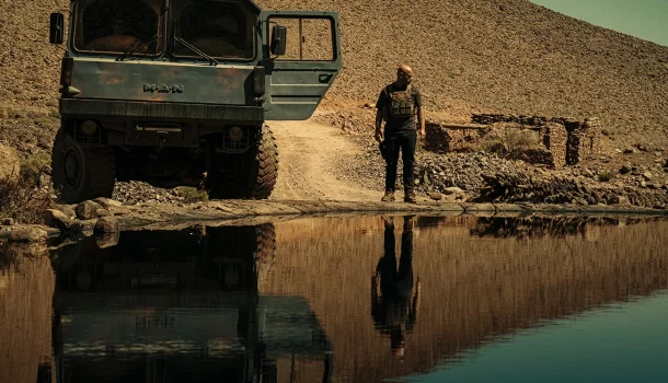 Remake de um dos maiores clássicos do cinema, thriller de ação francês foi visto por 47 milhões de assinantes da Netflix