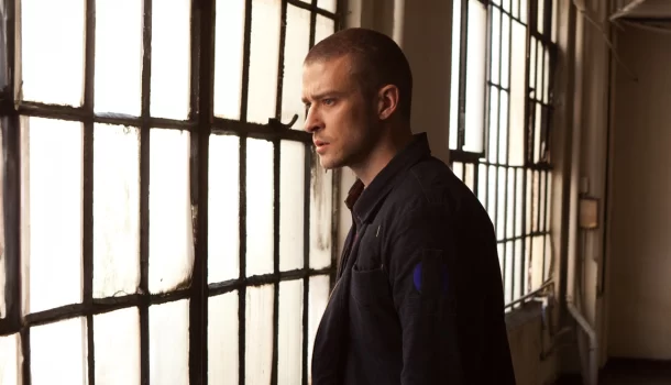 Você não vai conseguir desviar os olhos do thriller eletrizante de ação com Justin Timberlake, na Netflix
