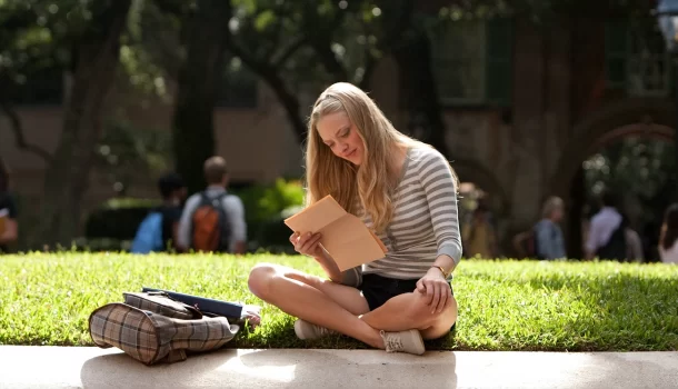 Uma das mais belas histórias de amor do cinema, baseada em livro lido por mais de 150 milhões de pessoas, está na Netflix