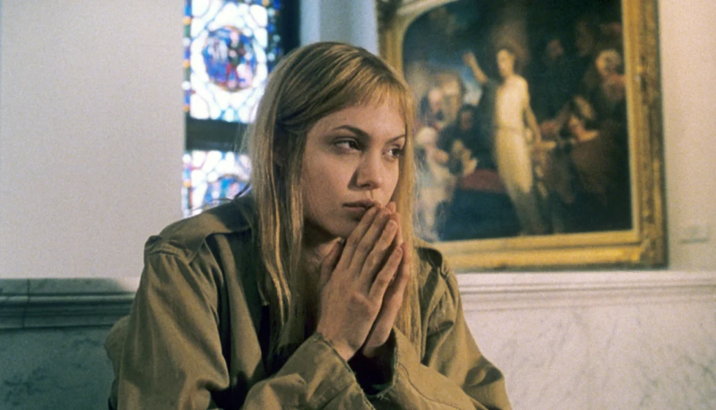 Garota, Interrompida