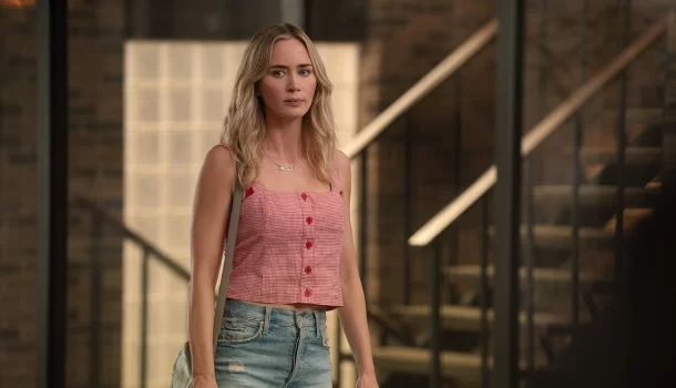 O escândalo real que virou sucesso literário com 20 milhões de cópias vendidas e agora é filme na Netflix
