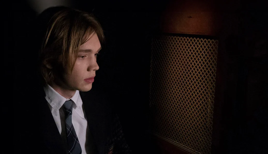 Palavras nas paredes do banheiro