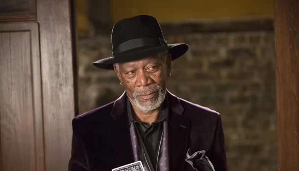 Morgan Freeman te prenderá ao sofá por 130 minutos em thriller eletrizante na Netflix