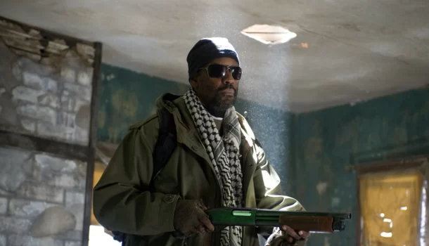 O filme com Denzel Washington que você deveria assistir duas vezes volta ao catálogo da Netflix