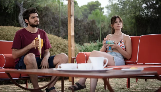 Deliciosa comédia na Netflix vai te fazer esquecer dos problemas e relaxar a mente por 90 minutos