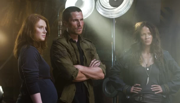Último dia para ver na Netflix: Christian Bale salva o mundo na franquia imortalizada por Arnold Schwarzenegger