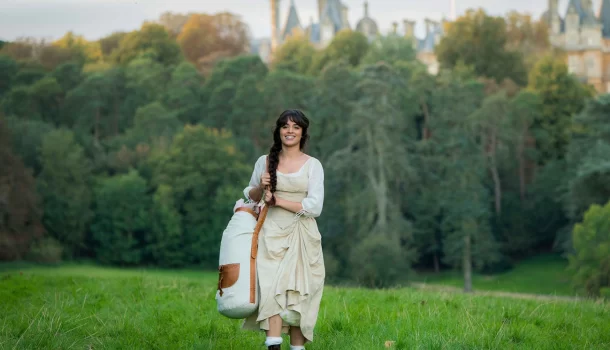 Se jogue no sofá para assistir à comédia romântica mais fofa, bobinha e alto astral do Prime Video