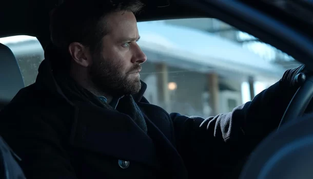 Armie Hammer e Gary Oldman vão mantê-lo hipnotizado no sofá com o melhor suspense criminal dos últimos 3 anos, na Netflix