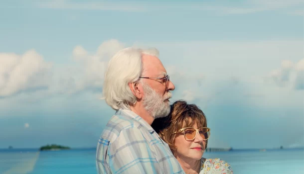 Delicioso romance com Helen Mirren e Donald Sutherland que vai abraçar seu coração e acalmar sua alma