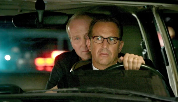 Suspense cult considerado um dos papeis mais desafiadores da carreira de Kevin Costner, na Netflix