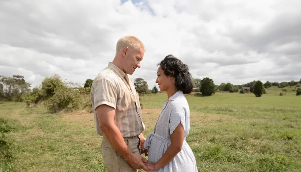 Aplaudida de pé no Festival de Cannes, história de amor real e revolucionária está na Netflix