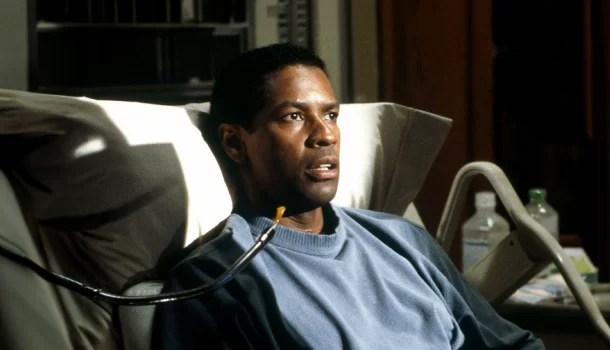 Considerado um dos melhores suspenses policiais de todos os tempos, filme com Denzel Washington está na Netflix